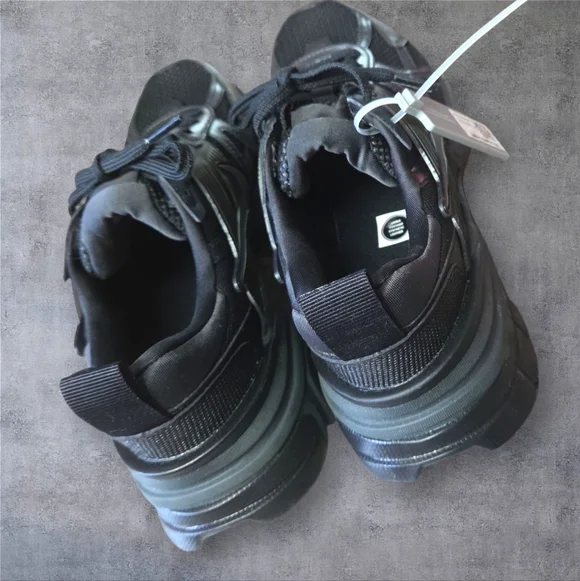 Nike V2K RunBlack Dark Smoke Grey New In Box Athletic Sneakers Size 7.5 Mens